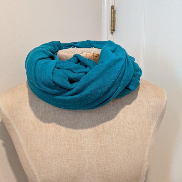 American Apparel Circle Scarf in Turquoise